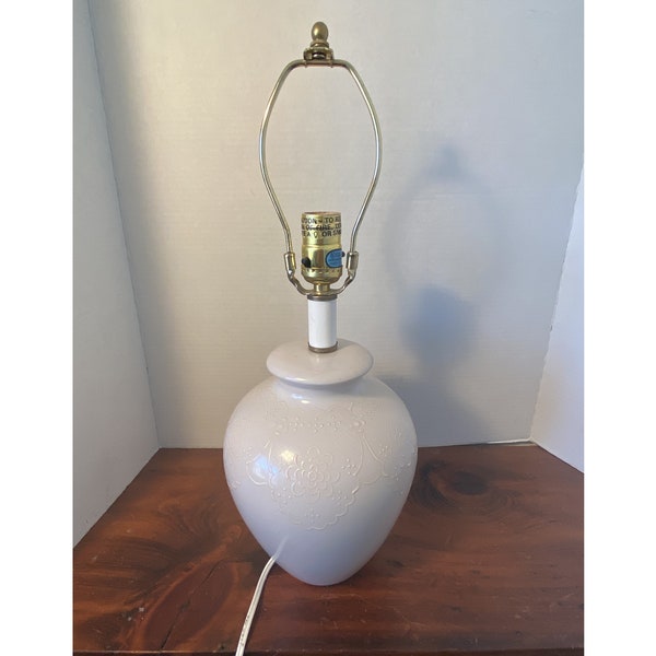 Vintage Cream/Beige Embossed Lamp, Cream/Beige Ceramic Lamp, Retro 90s Lamp