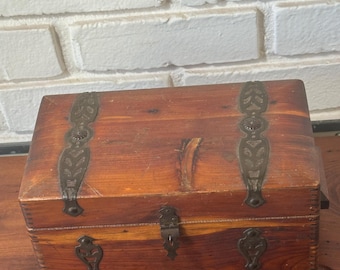 Antique Cedar Chests Mason & Parker Mfg. Co.