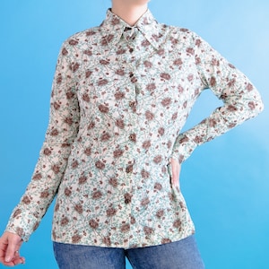 Vintage 70 floral sedoso botón abajo camisa mediana