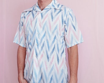 1970’s Pastel Chevron Button Down Men’s Medium Short Sleeve Shirt