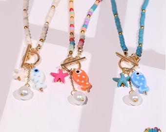Boho Keramik Fisch & Seestern Anhänger Halskette mit Türkisperlen - Leichter, Meer-inspirierter Strandschmuck