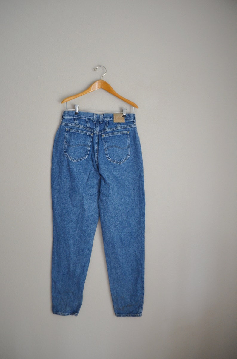 lee medium wash mom jeans / 80s 90s lee jeans / 30x33/ 30 lee jeans women's tall jeans image 4