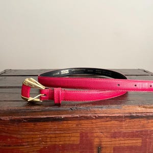 vintage red leather skinny goldbuckle belt -- 28-small