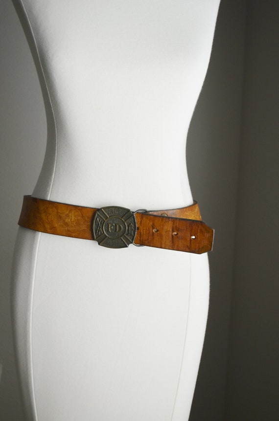 Vintage 60s 70s brown leather tooled daisy floral 