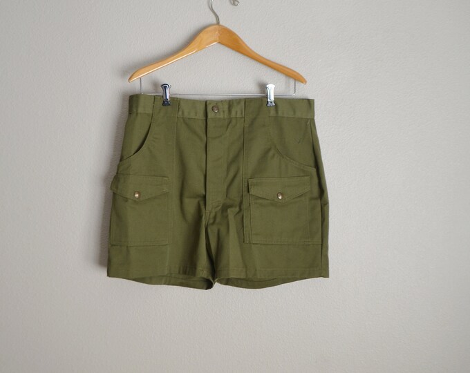 70s 80s Boy Scout Shorts / Green High Waisted Shorts / Vintage 80s Olive Boy Scout Roll up Retro
