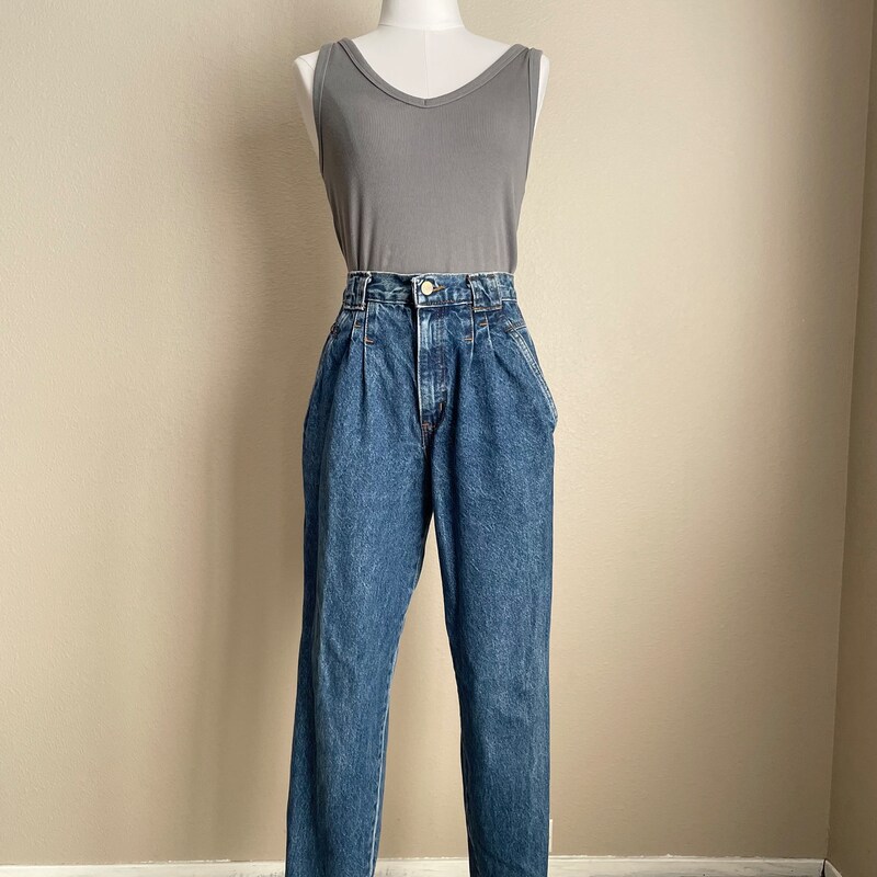 CLASSIC PLEATED DENIM