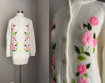 vintage 60s 70s embroidered floral pink white cardigan sweater -- women's medium/large