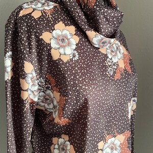 vintage 70s floral patterned cowl neck polyester blouse women's medium image 4