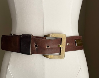 vintage 90s brown worn in gold brass buckle  patina leather belt- size 28/29 - as is beautul brown leather belt