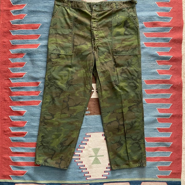 Vintage 1970s Olive Drab Camo Utility Fatigues Military Trouser | 42 - 42x31 OG Style Camouflage Trousers