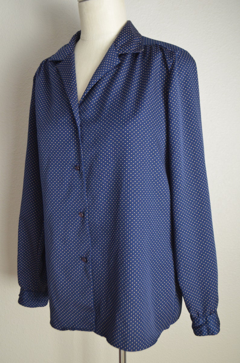 Vintage 70s 80s navy blue polka dot dotted pattern poly rayon Levi's button-down slouchy blouse women's medium image 6