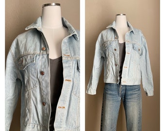 vintage 90s light wash trucker denim jean jacket - women's medium/large
