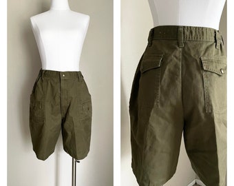 vintage 70s 80s Boy Scout shorts / green high-waisted shorts / vintage 80s olive Boy Scout roll up retro shorts - 26-30 6-pocket shorts