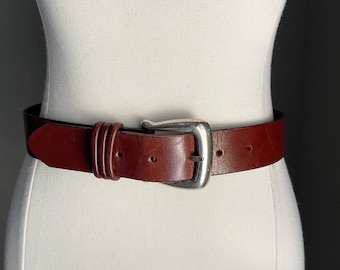 vintage medium dark brown leather belt eddie bauer traditional rugged ladies belt -- women's medium-- size 28/29/30
