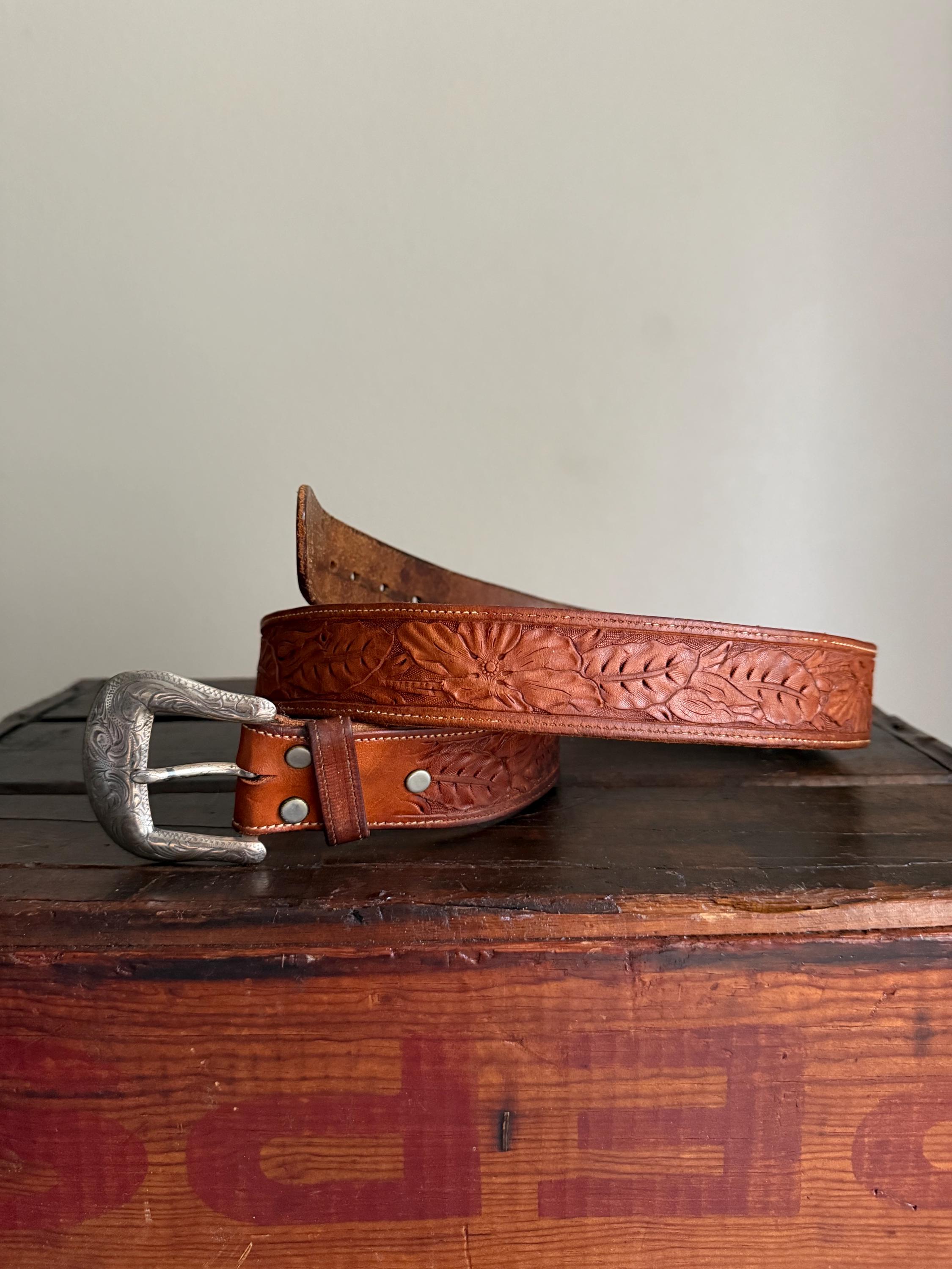 Vintage Hand Tooled Leather Belt Wooden Belt Buckle Bohemian Gypsy Womens M Womens HAND TOOLED LEATHER Rhinestone Western Cowgirl Cowboy  main image 3