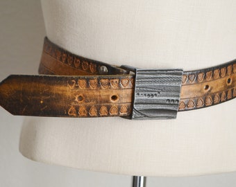 brown stamped belt with mod  buckle - unisex vintage belt - size 32 belt - vintage size 34 belt - size 32-35