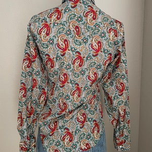 vintage 70s Lee Paisley Western Style Peal Snap Polyester button Down Blouse women's small image 8