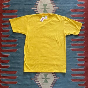 Vintage 90s Jerzees Bright Butter Yellow Tee T-shirt - large - deadstock t-shirt