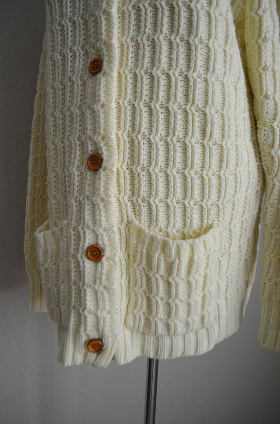 vintage 70s ivory cardigan / grandma cardigan / i… - image 6