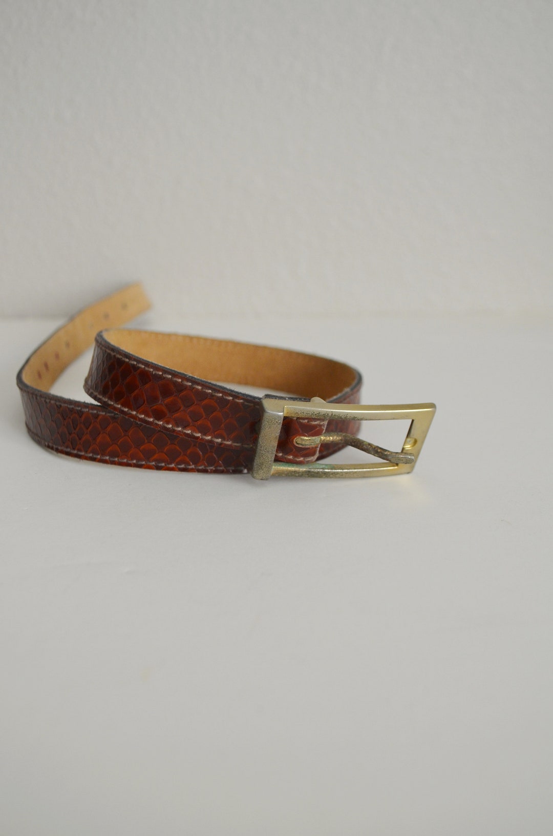 Burgundy 50s 60s Skinny Burgundy Red Snakeskin Leather Belt Size 24 Xsmall Belt Etsy