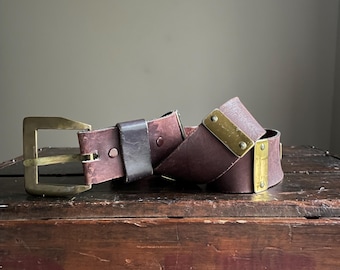 vintage 80s brown worn in gold brass buckle patina leather belt- size 28/29 - brown leather belt - small