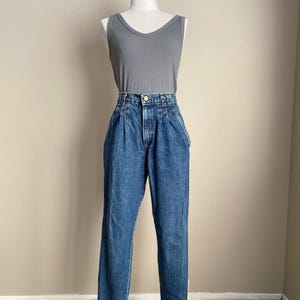 Vintage 80s High-Waisted Pleated Jeans - Petite Mom Jeans - 23/24