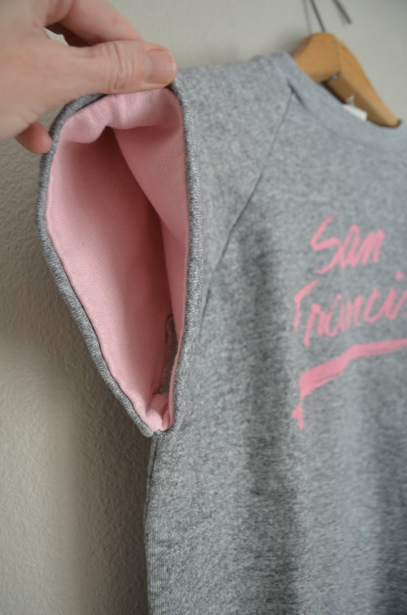 tourist 80s short sleeve sweatshirt vintage heather Fame Flashdance gray and pink san francisco awesome blouse top womens medium