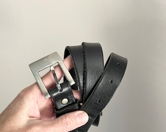 vintage 80s thin basic black leather belt - women's medium/large- size 36