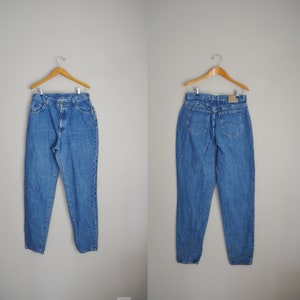 lee medium wash mom jeans / 80s 90s lee jeans / 30x33/ 30 lee jeans women's tall jeans image 1