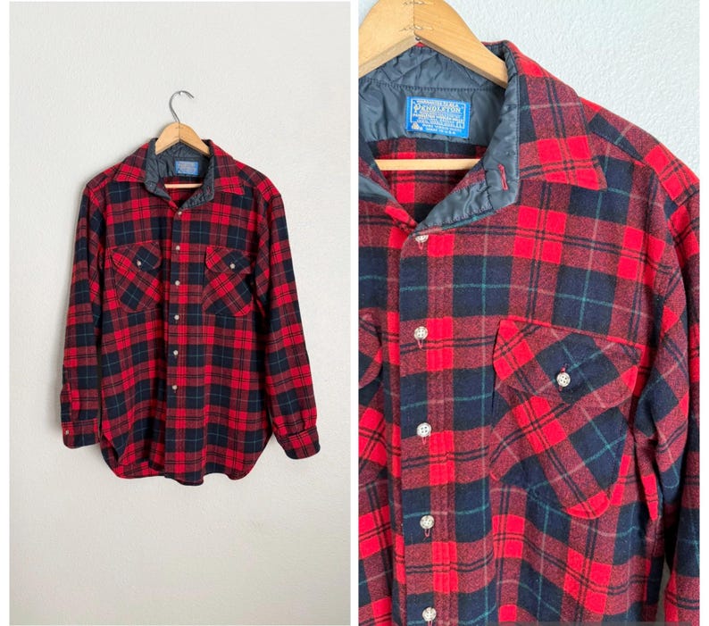 Puede incluir: Una taza de cer&aacute;mica blanca con un asa negra y el texto "But First, Coffee" en negro, en negrita. La taza est&aacute; sobre una superficie de madera.