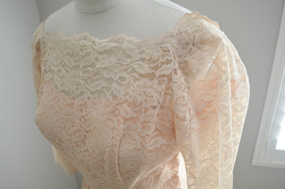 pale pink lace peplum dress / vintage 50s lace dr… - image 4