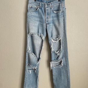 Vintage 90s Levi&#39;s 501 Jeans - Thrashed Faded Light Wash (31x33)