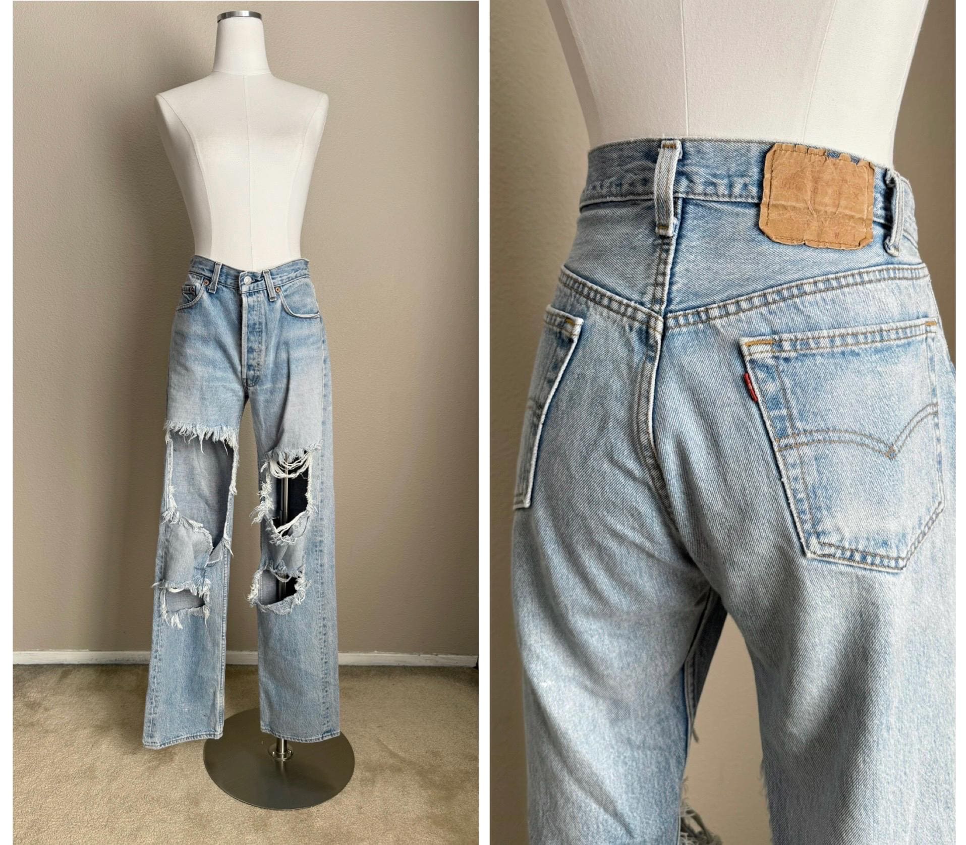 Vintage 90s Levi's 501 Jeans - Thrashed Faded Light Wash (31x33