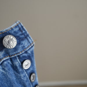 women's 501 levi's jeans / vintage medium wash 80s 501 USA made levi's jeans 30x31-women's 29/30 image 4