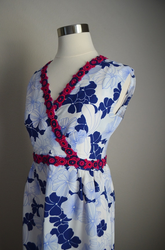 floral maxi dress / vintage 60s 70s blue white ma… - image 6