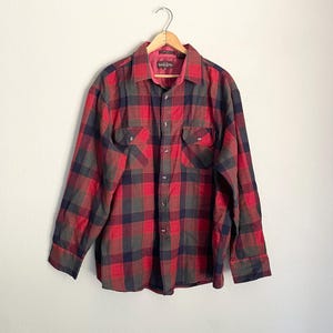 Vintage 80s Northwest Territory Red Gray Black Plaid Flannel Acrylic Classic Shirt --men&#39;s xlarge