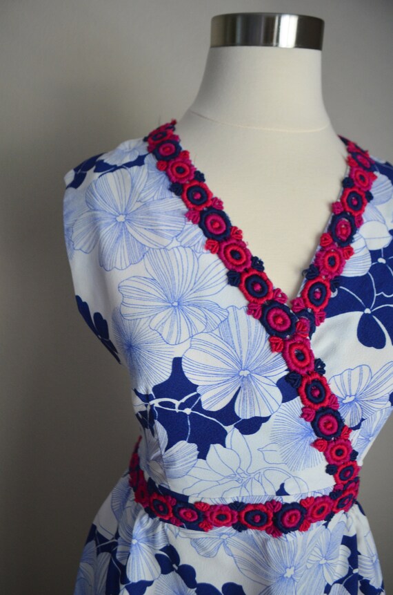 floral maxi dress / vintage 60s 70s blue white ma… - image 4