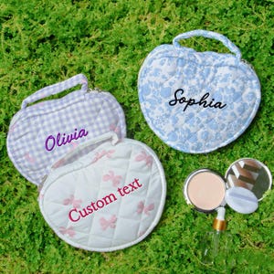 Personalized love flower embroidered cosmetic bag, large capacity cosmetic bag, bridesmaid gift, Mother&#39;s Day gift, cosmetic storage bag