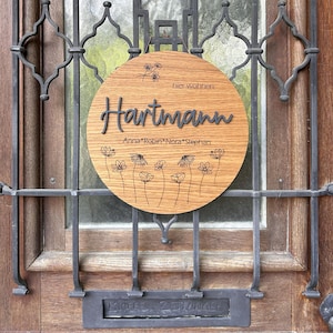 Round Wooden Family Plaque – Name Plaque with Custom Text, Personalized Door Sign, Housewarming Gift FS42