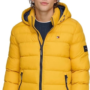 Men’s Yellow Hooded Puffer Jacket – Warm, Water-Resistant Winter Coat