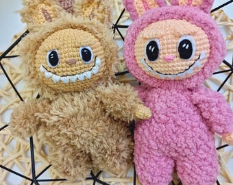 Patrón de crochet Labubu Amigurumi (PDF): Conejito de peluche sonriente, lindo y espeluznante. Tutorial de descarga instantánea.