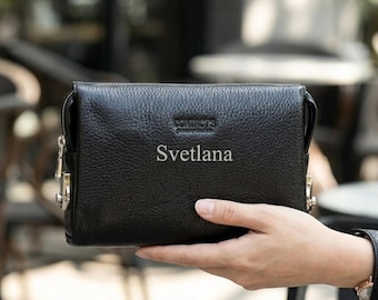 Gepersonaliseerde zwartleren clutch, op maat gegraveerd schoudertasje, monogramportemonnee voor hem