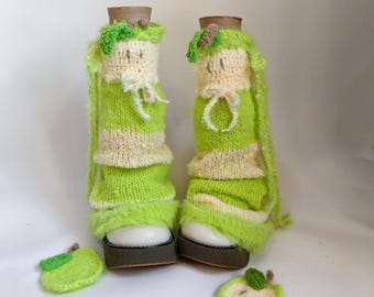 Zielone ocieplacze na nogi Y2K Slouchy Bell w kolorze jabłkowo-zielonym | Ręcznie robione nakładki na buty w formie warstwowego stroju na festiwal rave