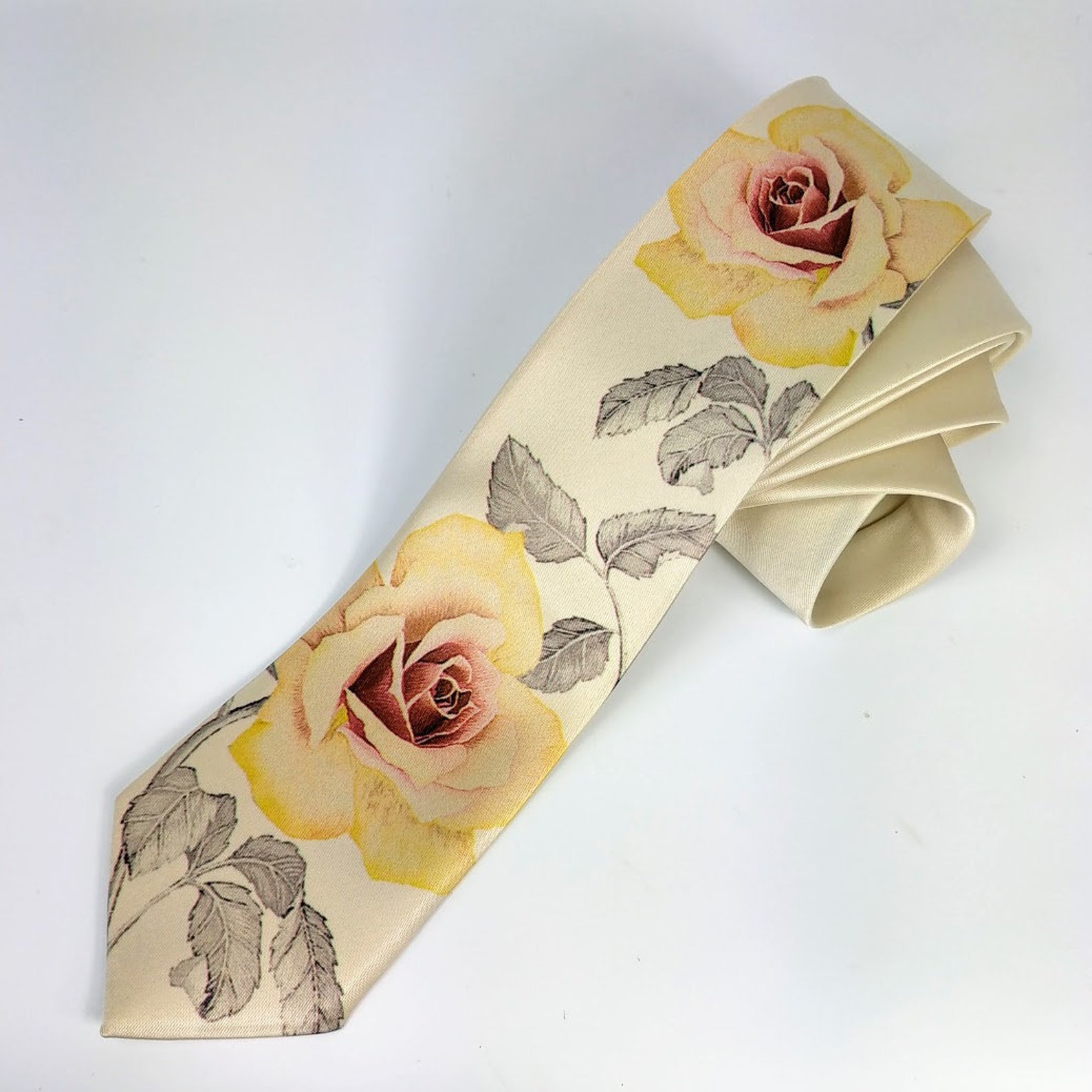 Vintage roses mens tie. Floral wedding necktie. Yellow roses Etsy