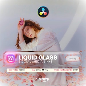 Puede incluir: Imagen con una mujer pelirroja con una parte superior blanca, sosteniendo un pequeño objeto rosa. El texto "LIQUID GLASS SOCIAL MEDIA LINKS" con un logotipo de Instagram es visible. El texto adicional incluye "LIGHT/DARK GLASS", "15X SOCIAL MEDIA" y "COLOR/MONOCHROME ICONS".