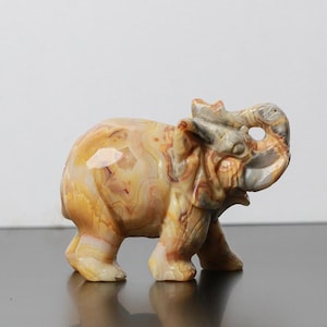 Rzeźba: Szalony słoń z agatu, 100% naturalny minerał, rzeźbiony ręcznie, wartość kolekcjonerska. Agate Elephant