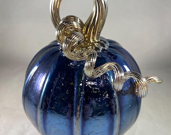 Black Iridescent Blown Glass Pumpkin: Gold Optic Curly Stem