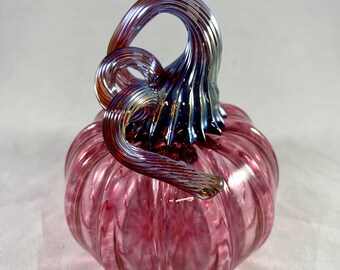 Small Pink Gold Ruby Speckled Blown Glass Pumpkin with Red Lustre Iridescent Optic Curly Stem