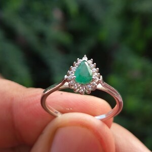 Emerald Ring-925 Sterling Silver Ring-Natural Emerald-Pear Faceted Gemstone-Dainty Ring-May Birthstone-Gift for mum-Women&#39;s ring