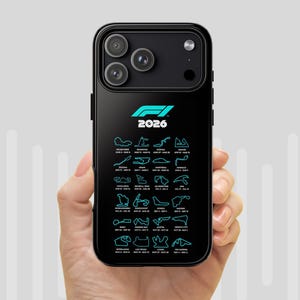 以下が含まれることがあります： 黒いスマートフォンケース。シアン色のFormula 1ロゴ、2026という文字、そしてシアン色で描かれた様々なレーストラックの輪郭がグリッド状に配置されており、各都市名と日付が白い文字でデバイスの背面にプリントされています。